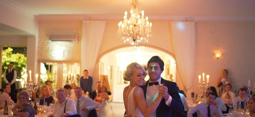 איך להפגין ביצועים בריקוד חתן כלה?