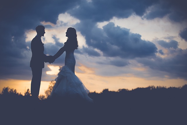 צלם לחתונה – למה הוא עולה יותר מצלם לבת מצווה?